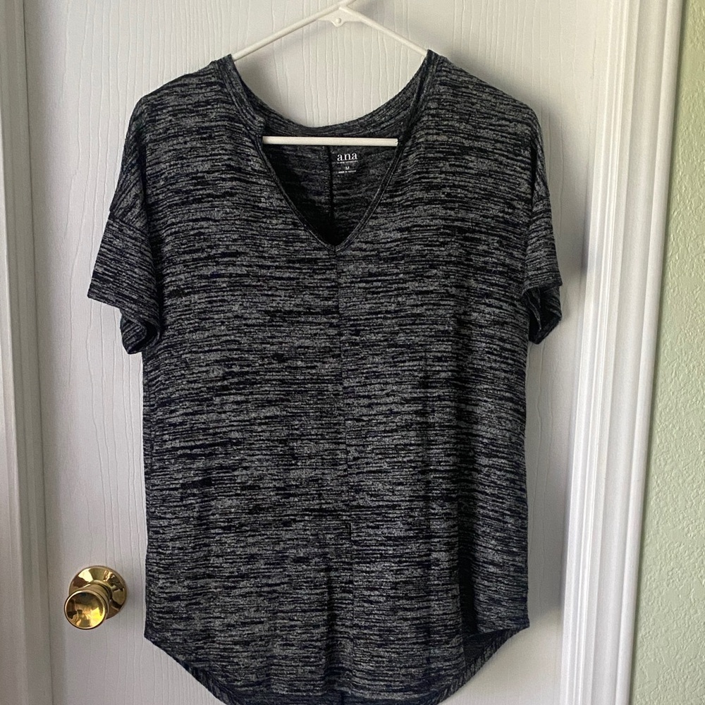a.n.a Women's Charcoal Heather V-Neck Tee